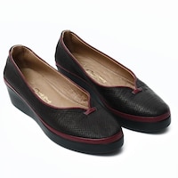 Picture of Leather Round-Toe Wedges Ballerina - Carton of 12