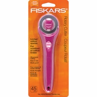 Picture of Fiskars Sparkle Rotary Cutter, Berry, 45mm