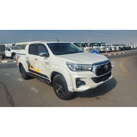 Picture of Toyota Hilux Pickup, 2.8L, White - 2017