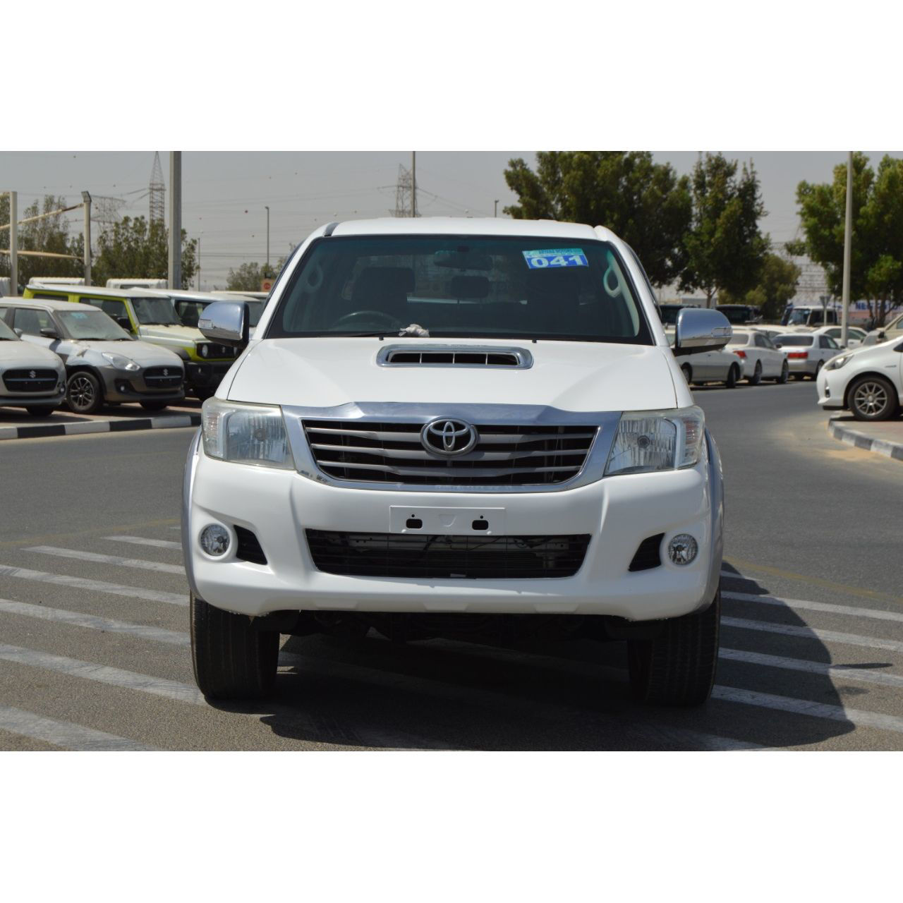 Toyota Hilux 4WD, 3.0L, White & Black - 2015