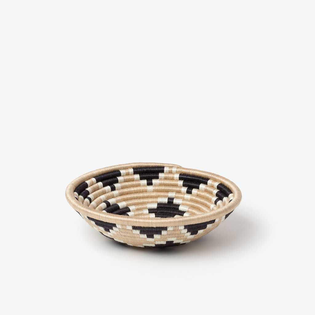 Picture of Azizi Life Diamonds Akaneri Bowl, Black