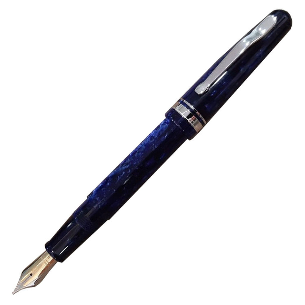 Picture of Delta Fusion 82 Fountain Pen, Fusion 18kt, Blue Resin