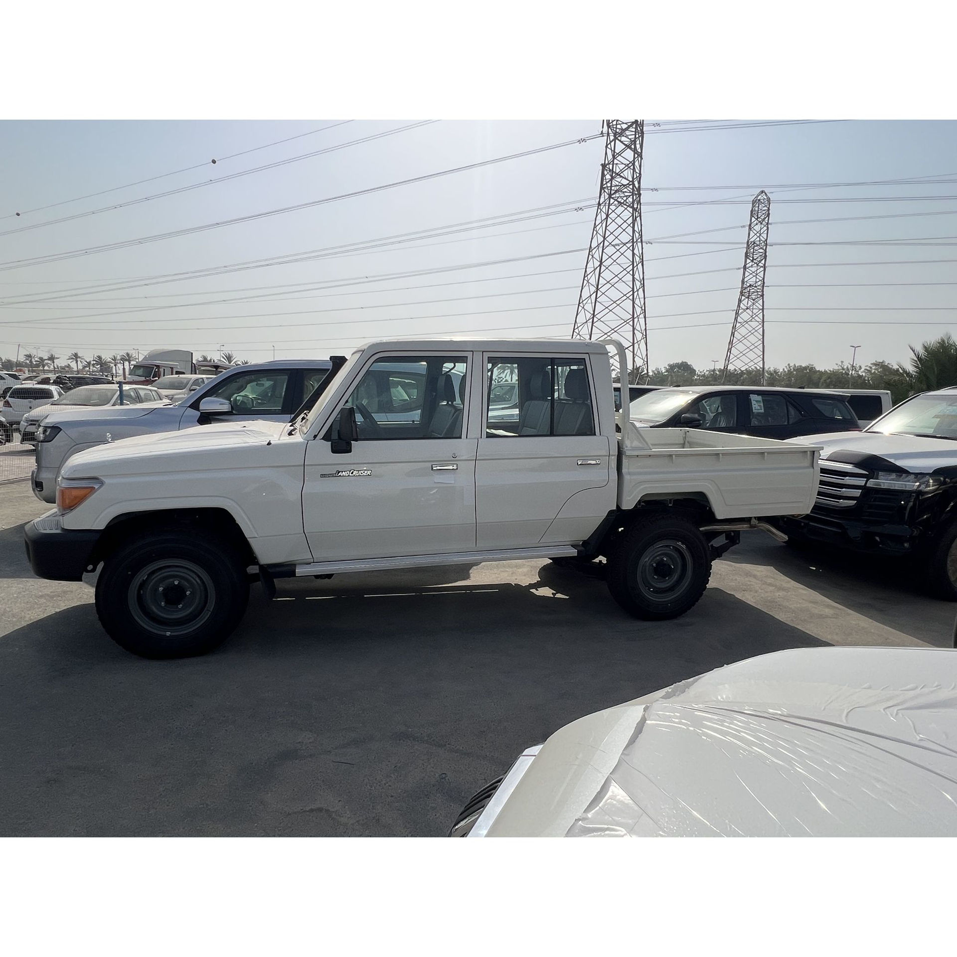 Buy Online Toyota Land Cruiser Double Cabin Pickup, 4.0L, White 2022