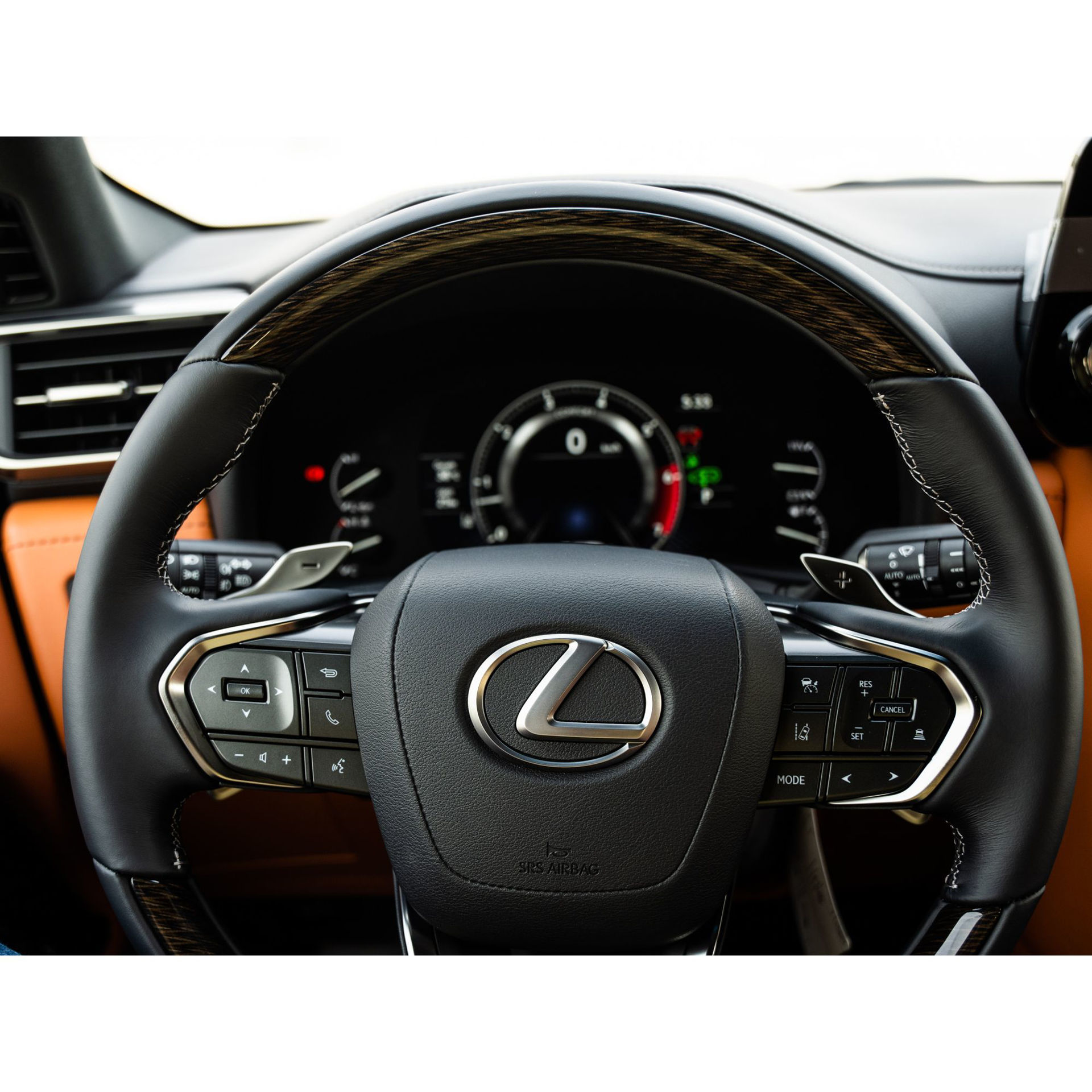 buy-online-lexus-lx600-vip-edition-3-5l-black-2022-in-uae-dubuy
